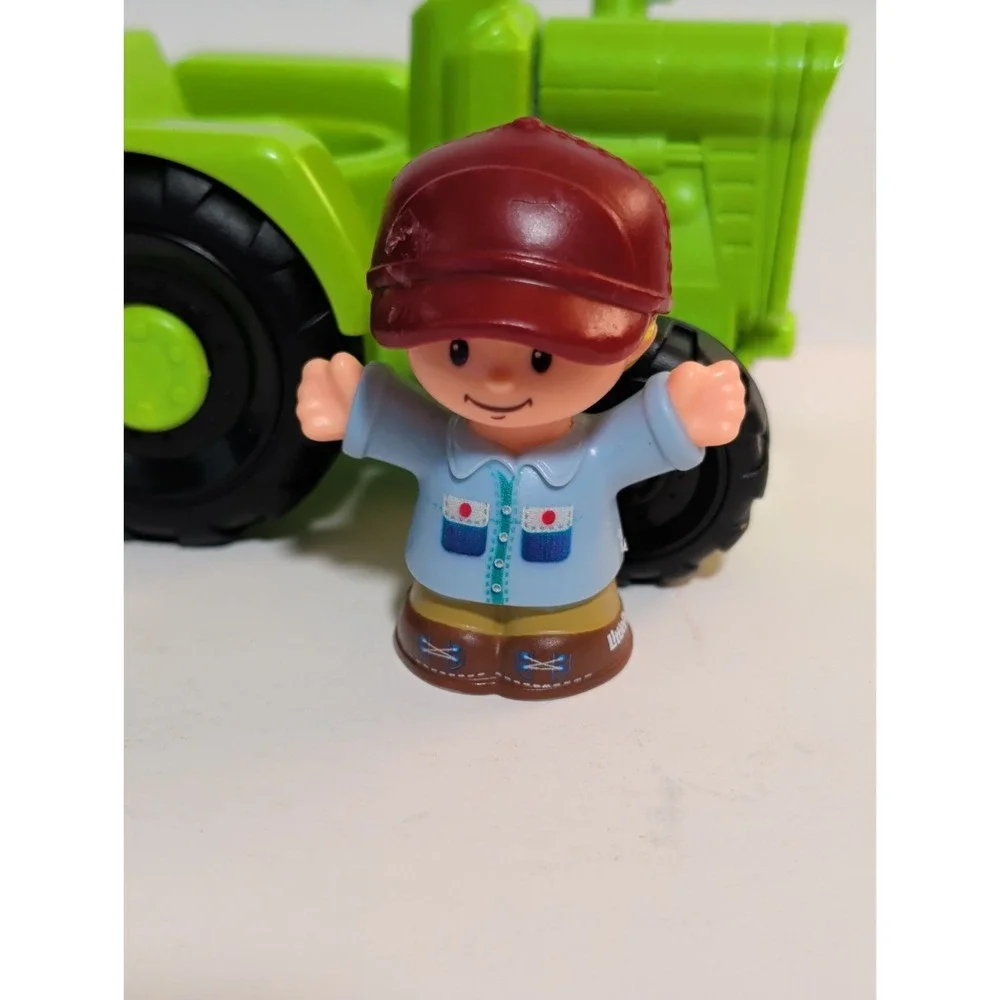 Fisher-Price Little People‎ Helpful Harvester Green Tractor With Farmer figure